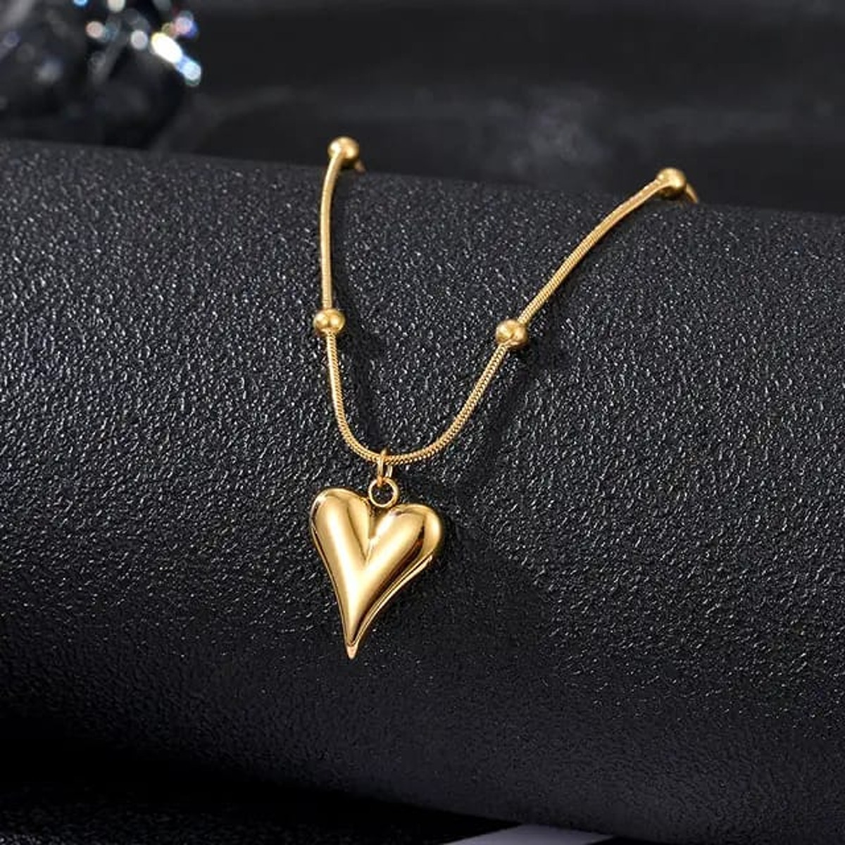 Elegant Gold Heart Pendant Necklace