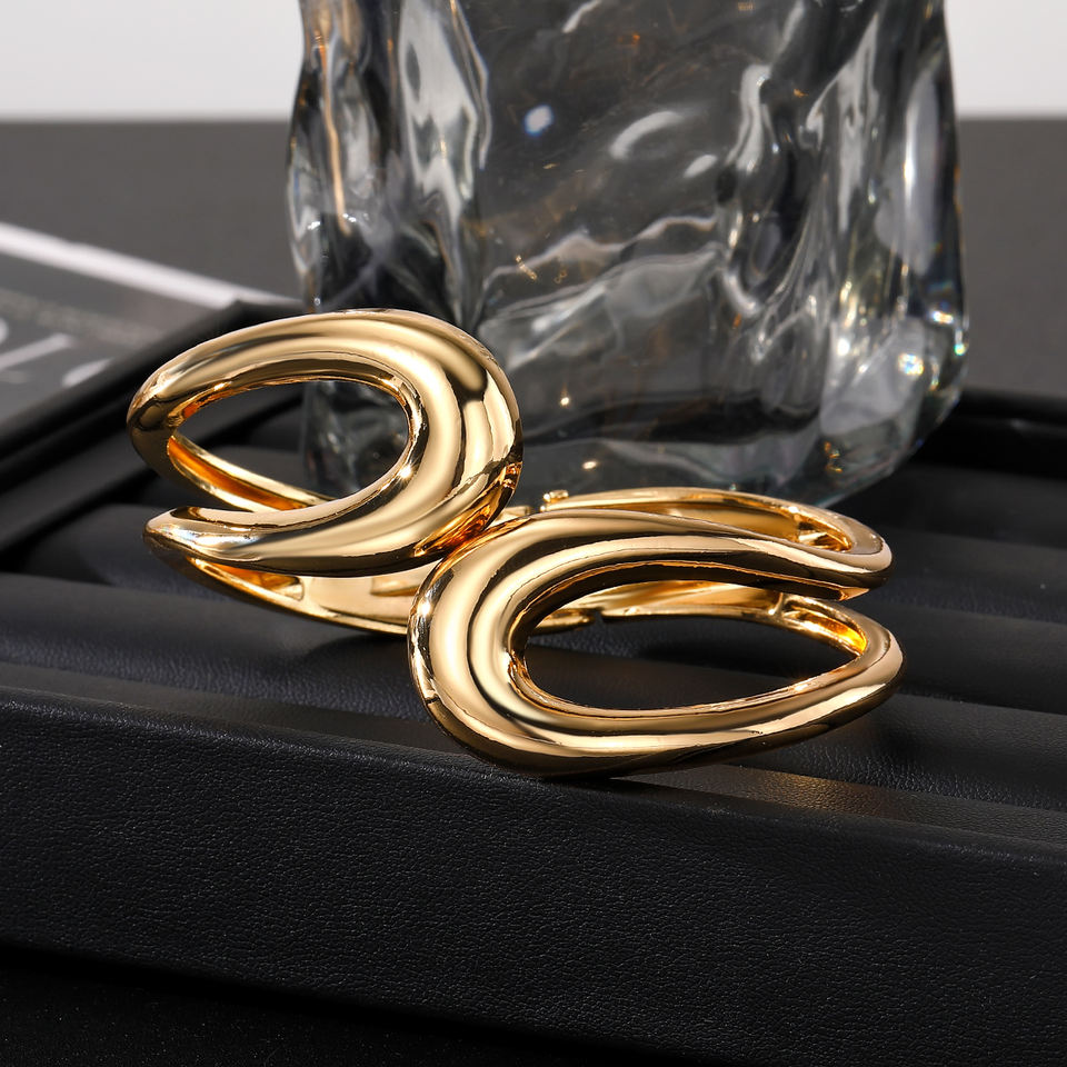 Bold Wave Gold Cuff - Image 3