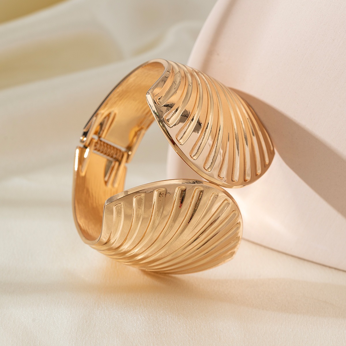 Shell Luxe Cuff - Image 3