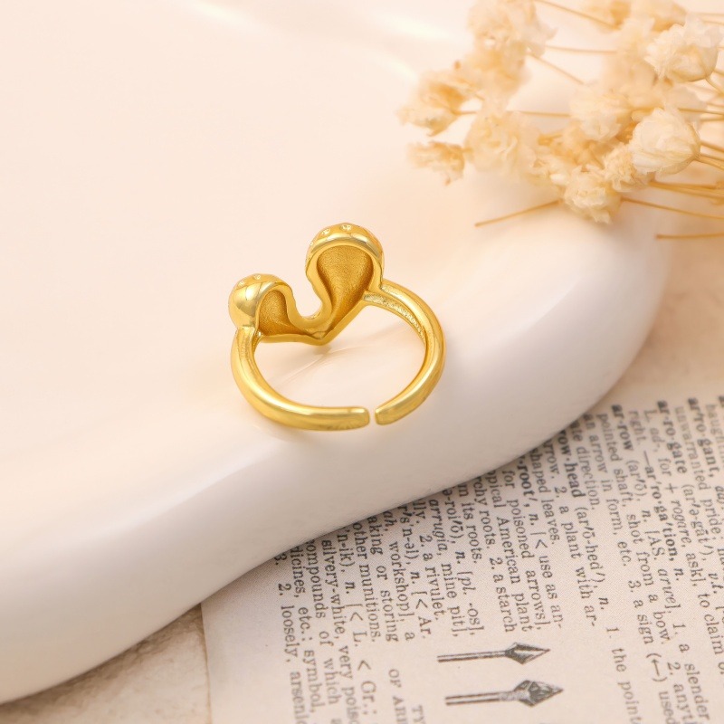 Trendy Gold Heart Adjustable Ring - Image 3
